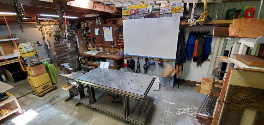 About 2 main workbench and white board