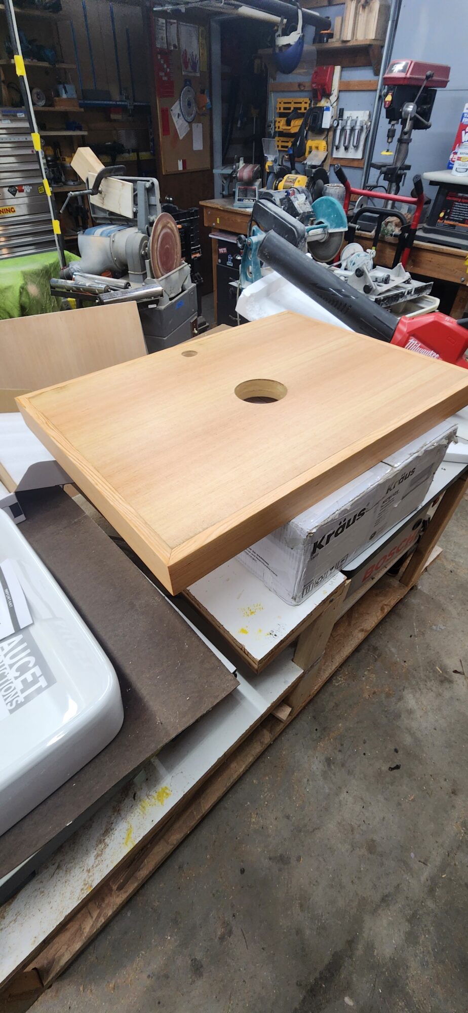 flaoting vanity top with a lovely hole for drain.